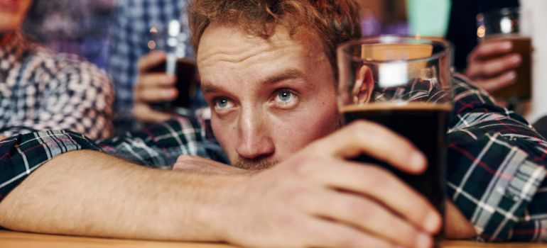 alcol ai minori di 18 anni