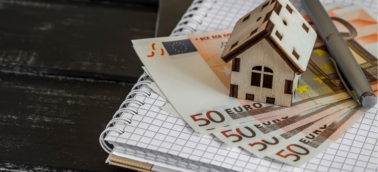 tenere i soldi in casa conviene