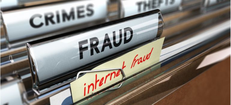 reato di truffa aggravata e differenza con la frode informatica