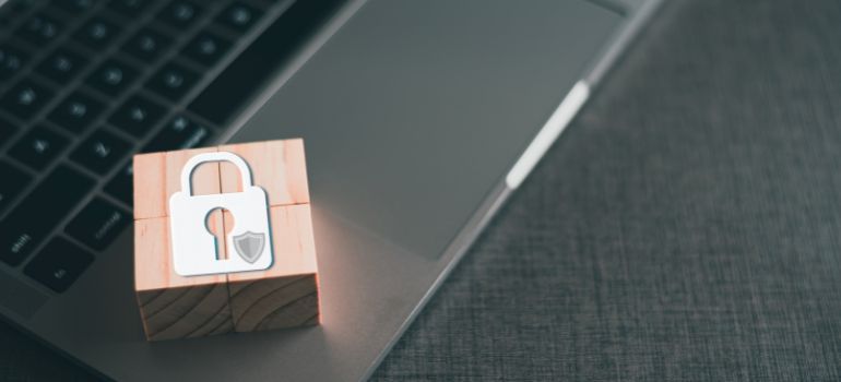 reato di violazione della privacy