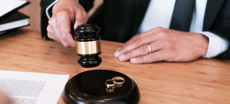 si può escludere il coniuge separato dall'eredità