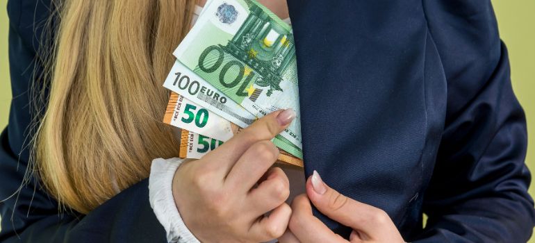 prostituirsi in casa è reato?