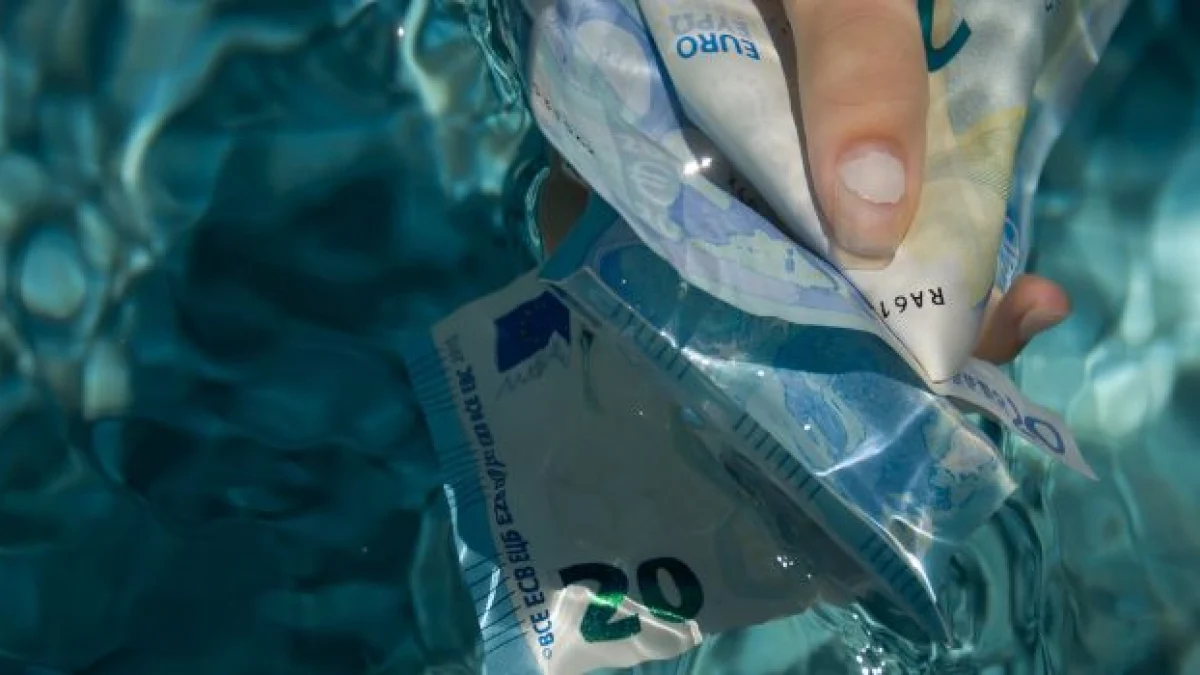 reato di riciclaggio pena prescrizione elemento soggettivo