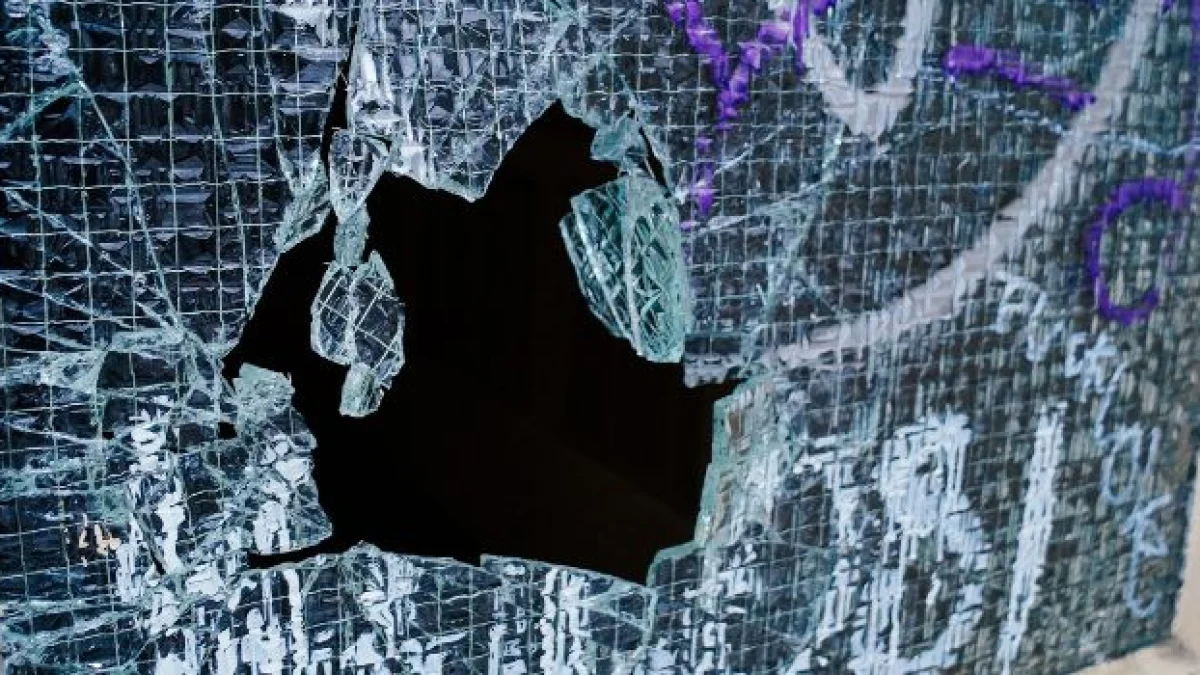 atti vandalici danneggiamento auto