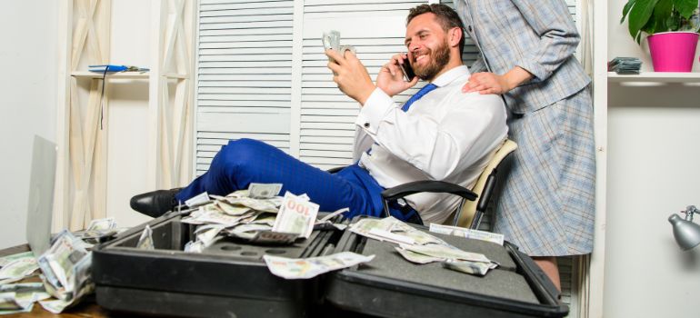evasione fiscale frode esempi differenze