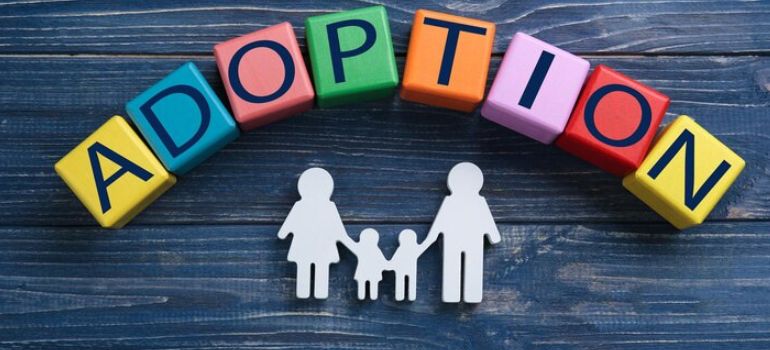 adozione rapporto famiglia originaria