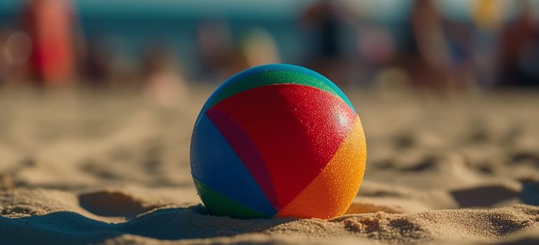 è legale giocare a palla in spiaggia?