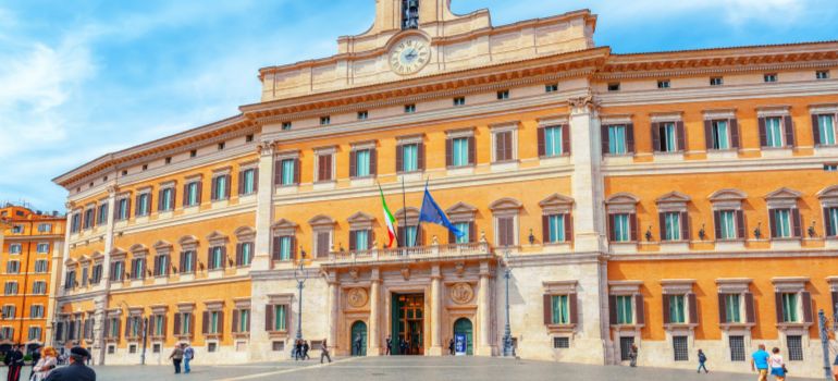 pubblico ufficiale chi è
