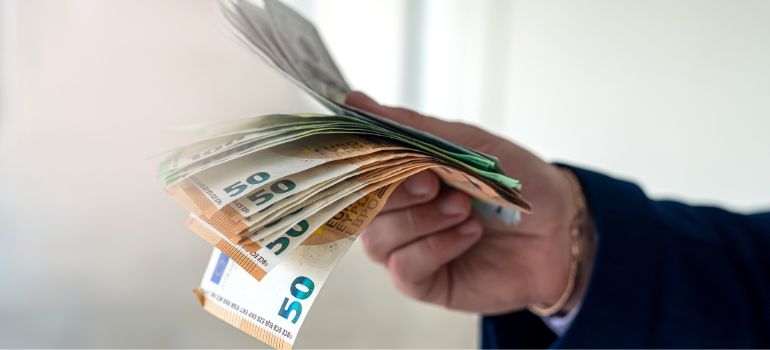 stipendio parlamentari italia