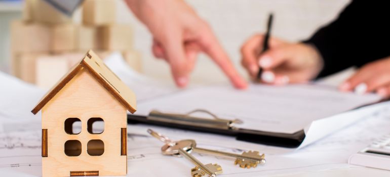 cosa rischia l'agente immobiliare in caso di abusi edilizi
