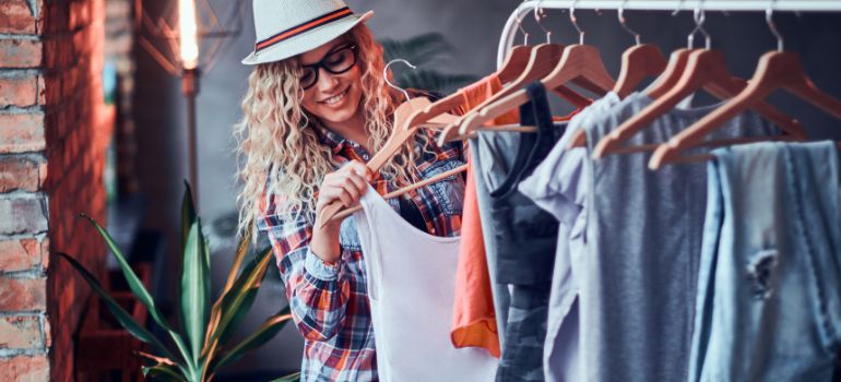 divieto distruzione vestiti invenduti