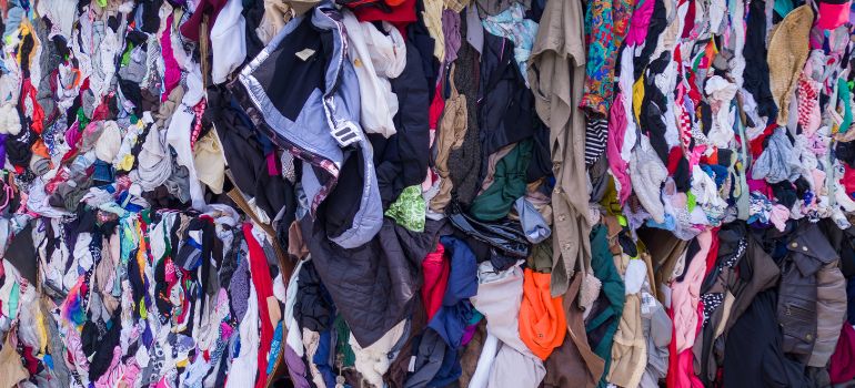 fast fashion dove vanno a finire gli invenduti
