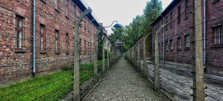 esibizionismo fascista cos'è
