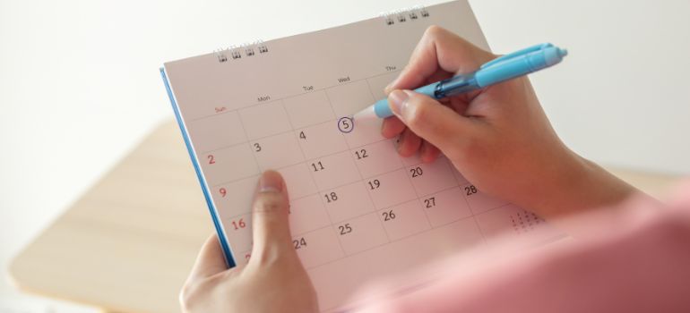 che differenza c'è tra giorni feriali e giorni festivi