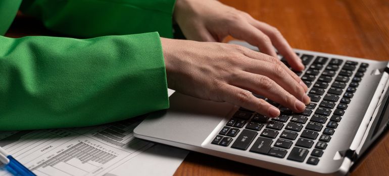 come riconoscere un annuncio truffa su linkedin