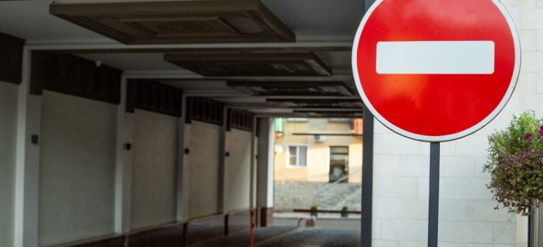 Che differenza c'è tra posto di blocco e posto di controllo?