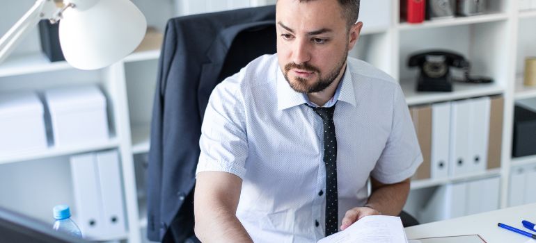 che cos'è il falso ideologico in atto pubblico