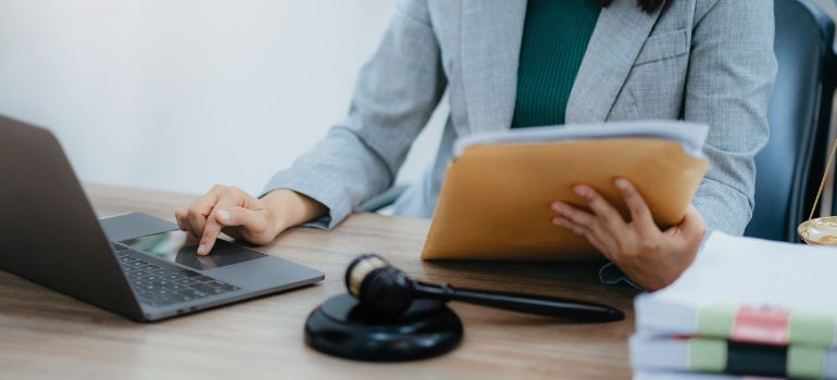 avvocato esperto in diritto commerciale e societario