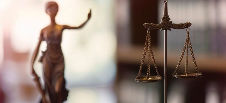 chi riceve una condanna può fare il carabiniere?