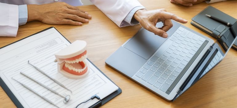 odontologo forense chi è cosa fa