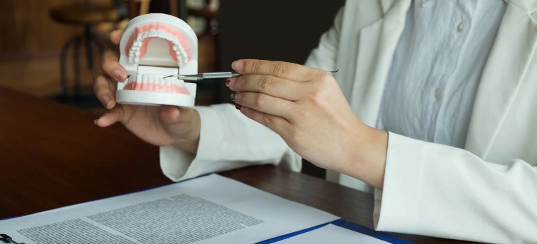 odontologo forense