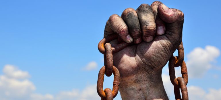 reato di tratta codice penale