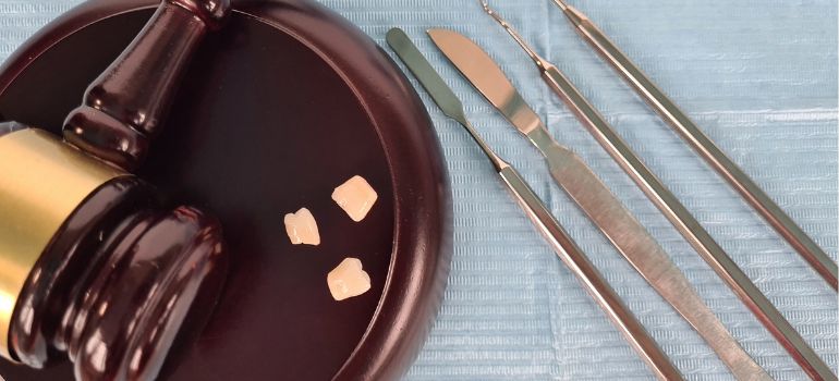 risarcimento danni dentista senza fattura
