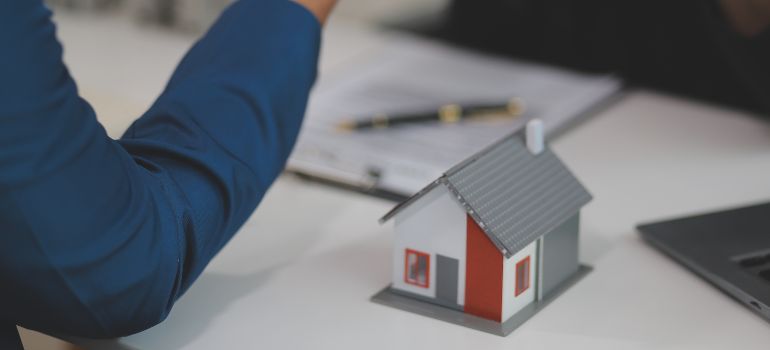 denunciare proprietario di casa