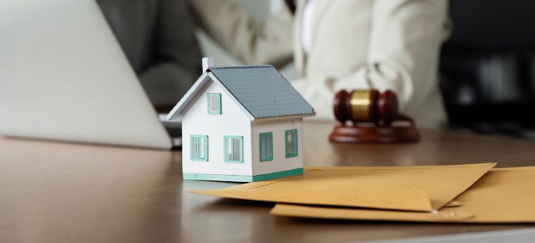 quando si può denunciare il proprietario di casa