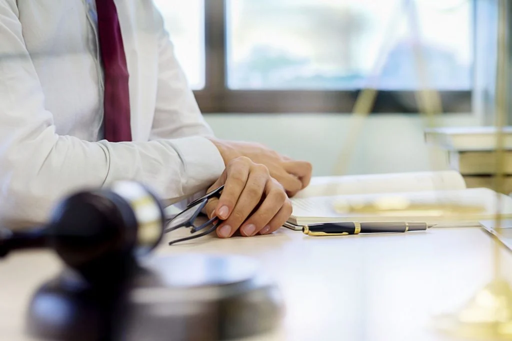 fare causa al datore di lavoro