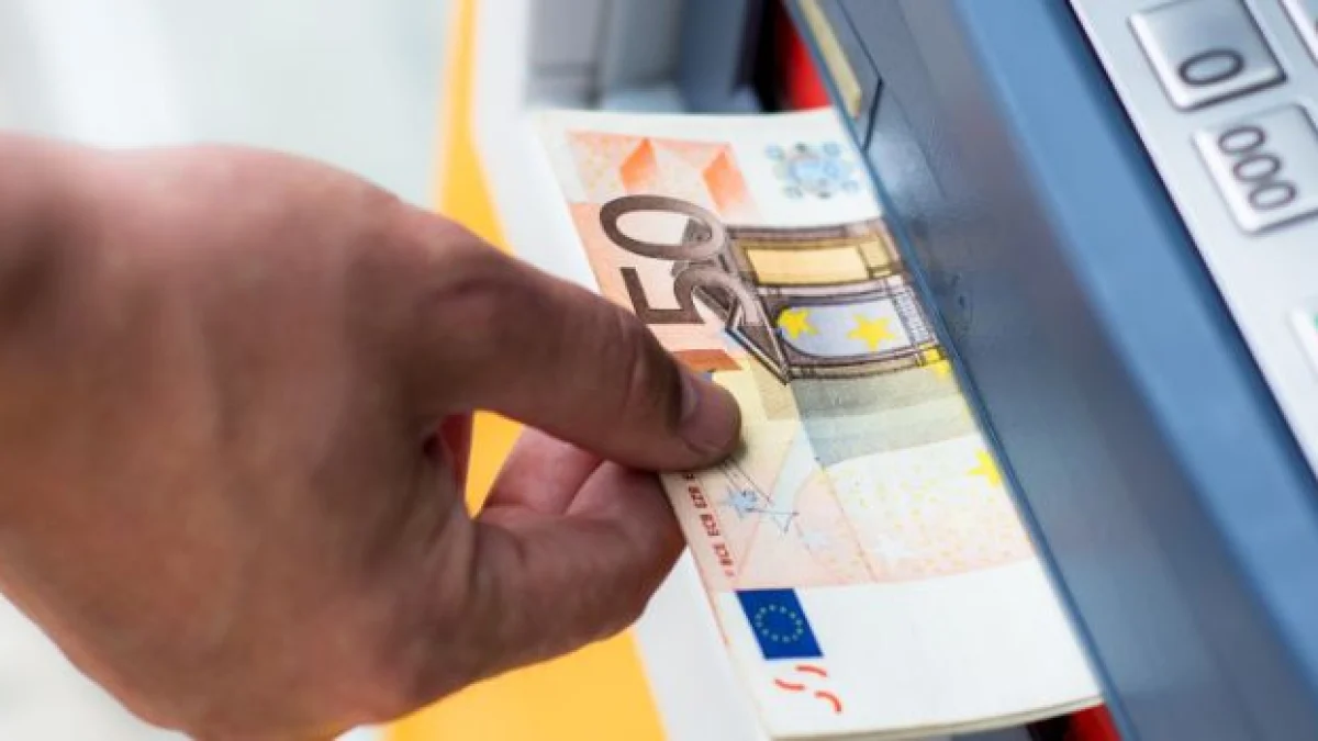 francesca albanese perché non può aprire un conto corrente