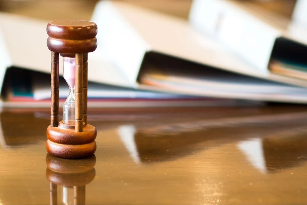 reato di falso in atto pubblico tipologie pena e prescrizione