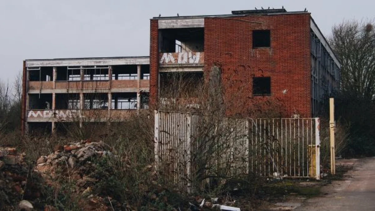 casa abbandonata e violazione di domicilio