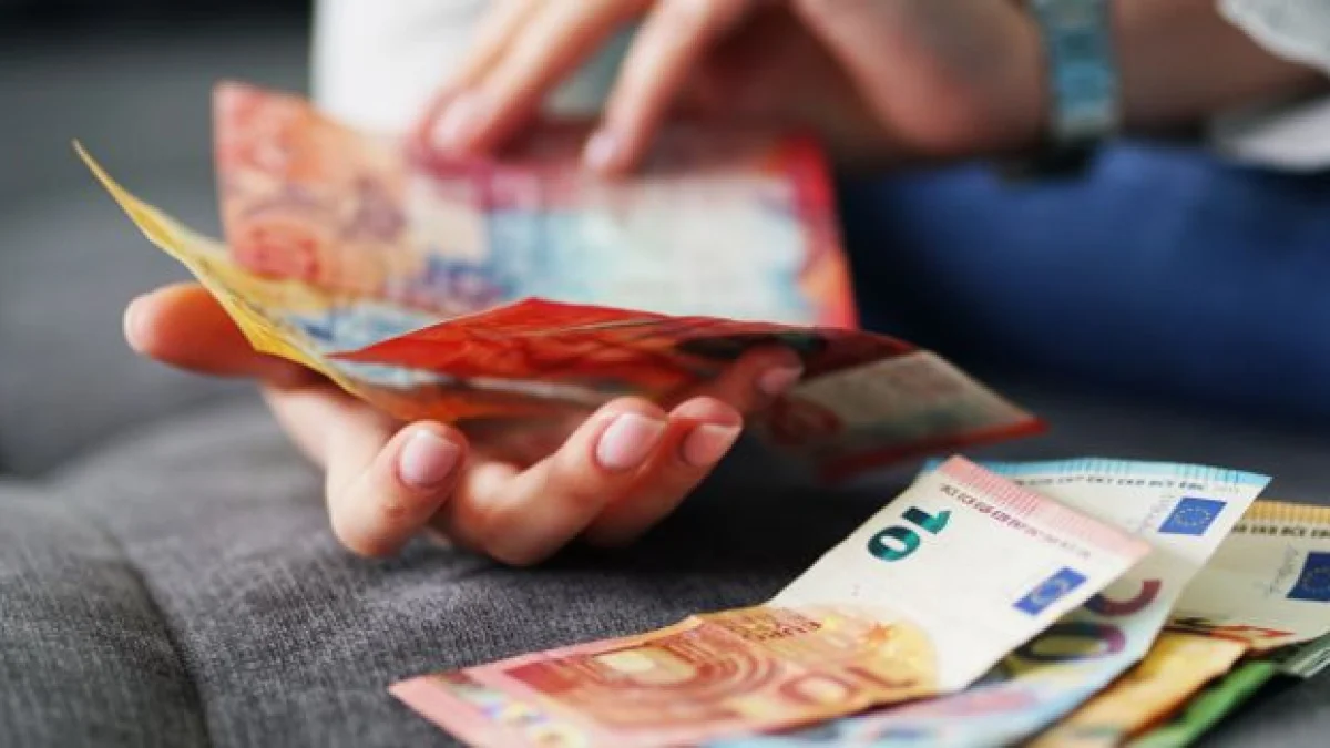 è legale tenere soldi contanti in casa