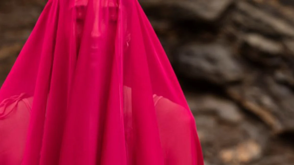 volto coperto in pubblico normativa italiana