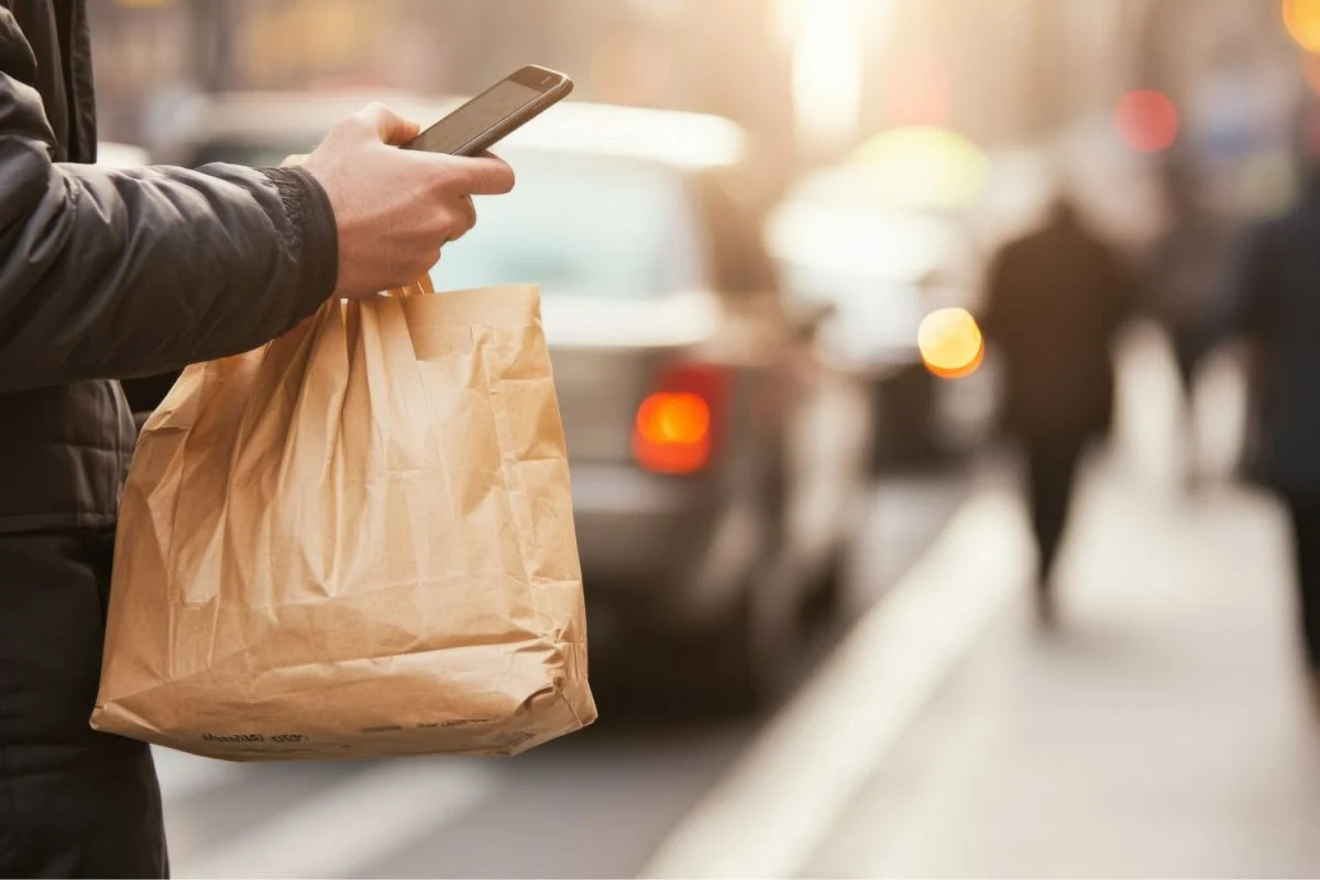 caporalato cosa rischia glovo