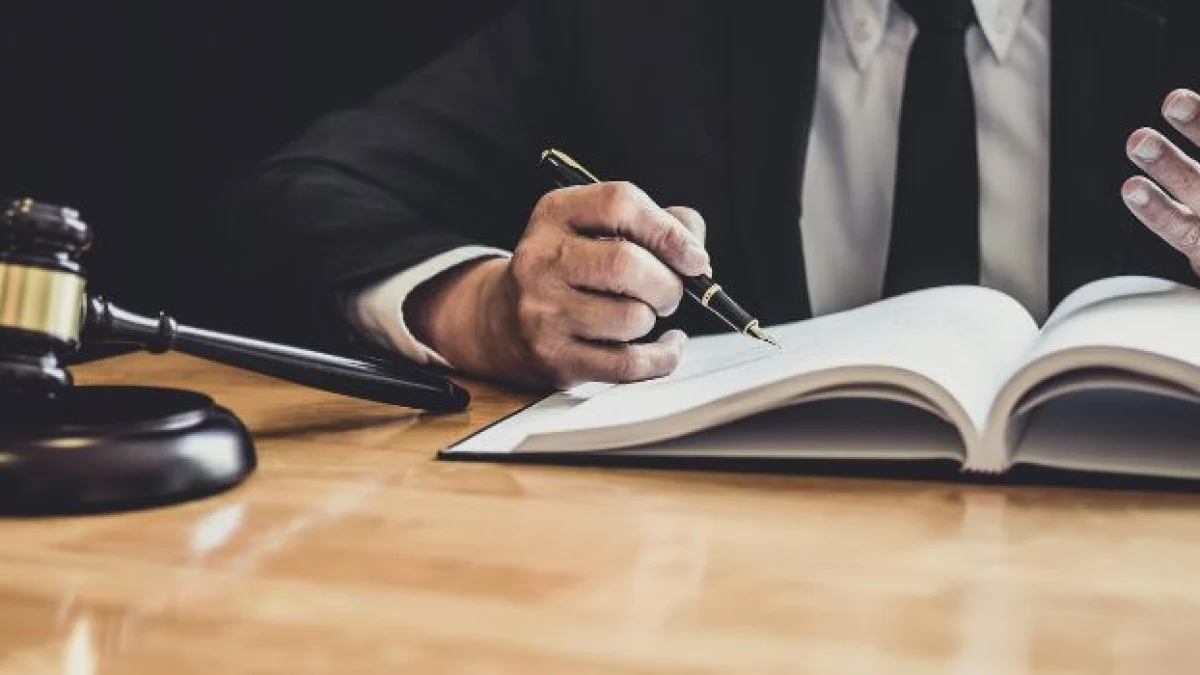 poliziotto accusato di omicidio volontario