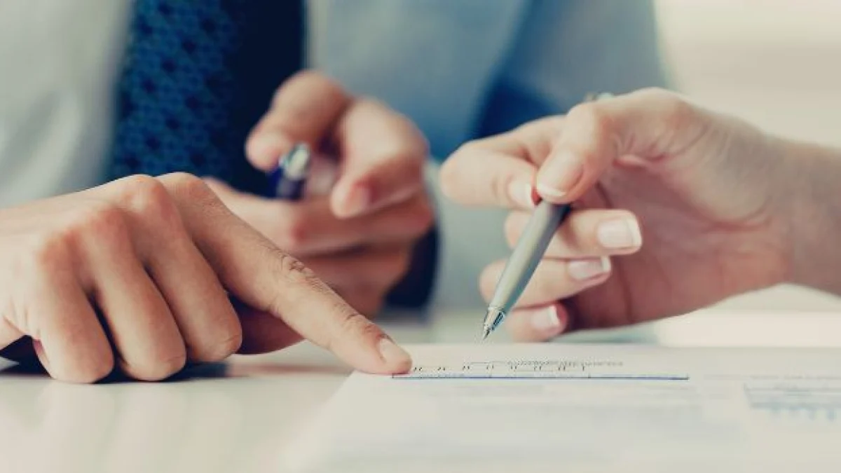 contratto di mandato differenza con procura