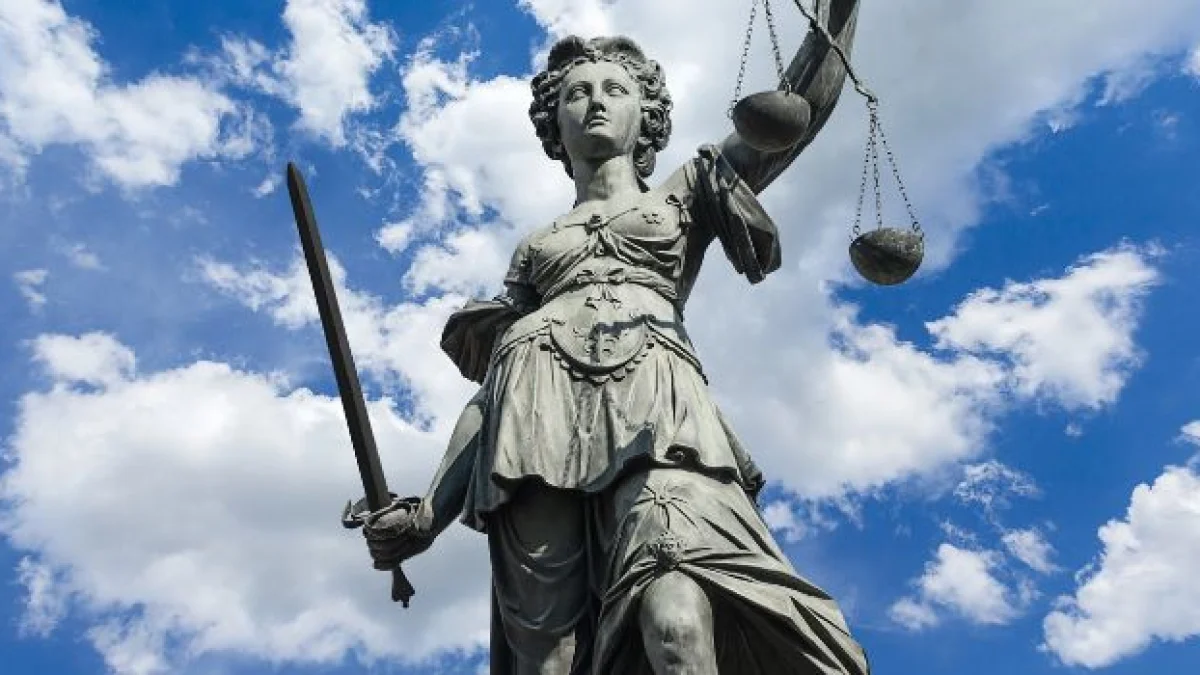 intralcio alla giustizia reato