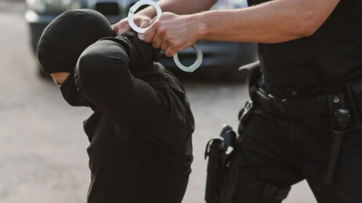 poliziotti bologna analisi vicenda scudo penale