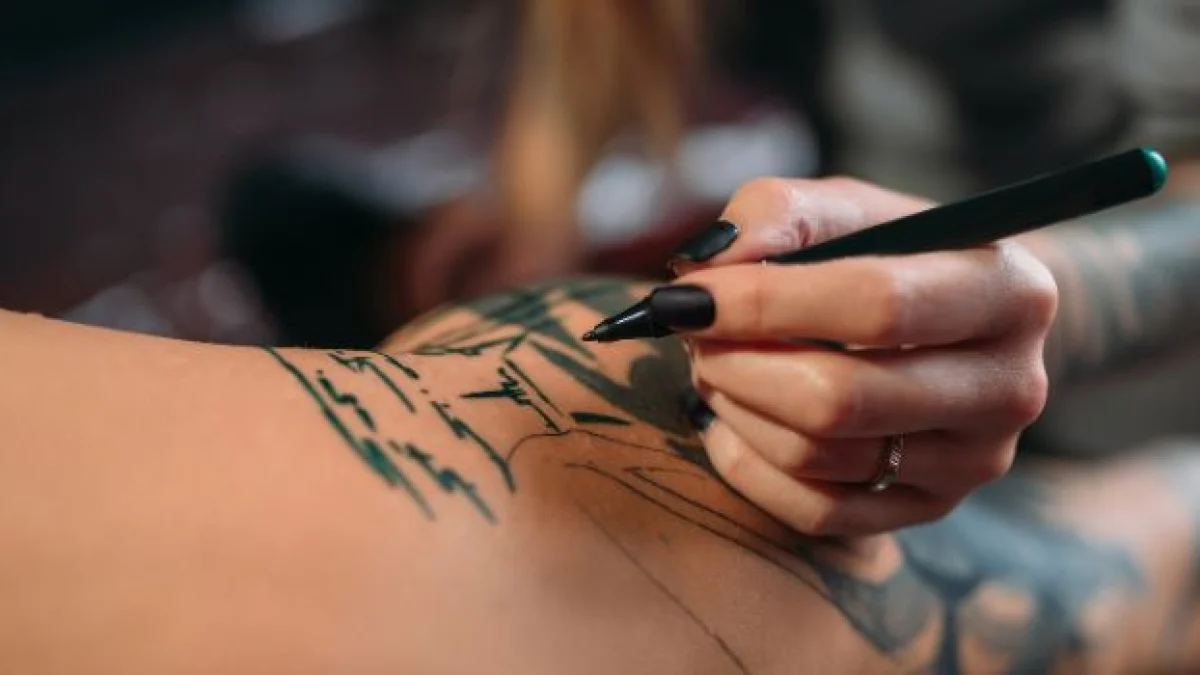 tatuaggi su minori sono vietati